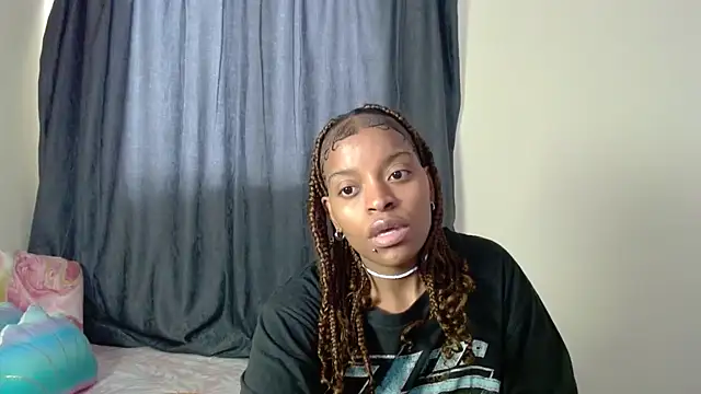 Snapshot of fifiqueen25 chatting on 03.20.26 fifiqueen25 online show from 03.20.26