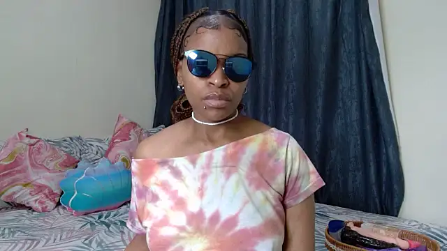 Snapshot of fifiqueen25 chatting on 03.21.26 fifiqueen25 online show from 03.21.26