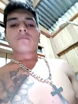 Snapshot of LuisMA2217 chatting on 11.11.25 LuisMA2217 online show from 11.11.25