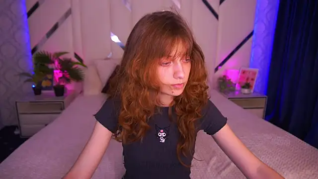 CuteeFoxy online show from 10.27.25