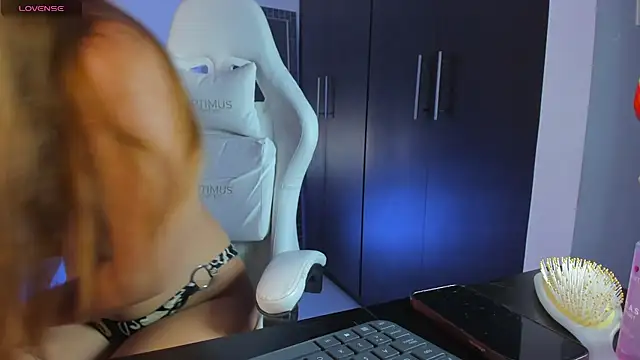 kittyrush  online show from 04.21.26