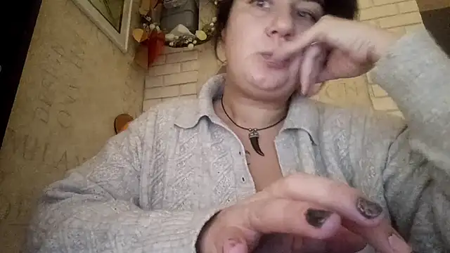 Snapshot of GwendolynFoster chatting on 10.22.25 GwendolynFoster online show from 10.22.25