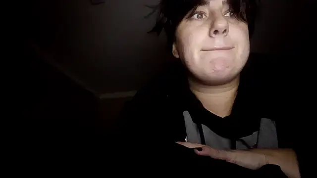 Snapshot of GwendolynFoster chatting on 10.27.25 GwendolynFoster online show from 10.27.25