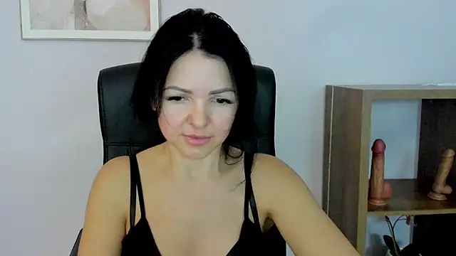 Mollybloom40 online show from 11.26.25