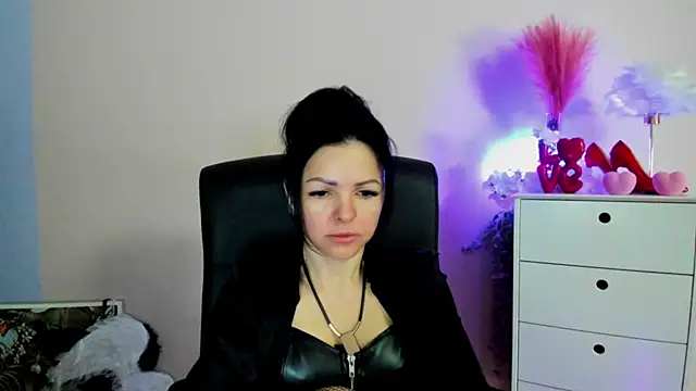 Mollybloom40 online show from 03.24.26