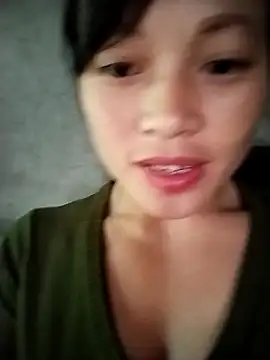 Snapshot of Hani-i chatting on 10.15.25 Hani-i online show from 10.15.25
