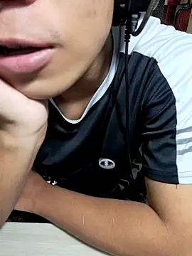 kave2033 online show from 10.14.25