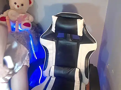 Yourasianbabyemma online show from 11.03.25