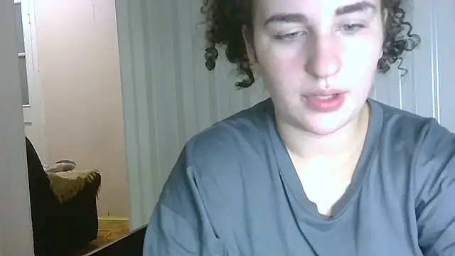 Snapshot of Kiki_Catty chatting on 10.18.25 Kiki Catty online show from 10.18.25