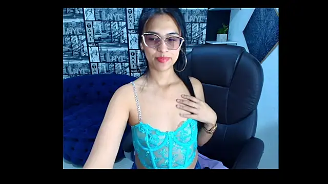 Snapshot of Sub_Scarlett chatting on 10.20.25 Sub Scarlett online show from 10.20.25