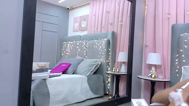 NaughtyHally  online show from 05.23.26