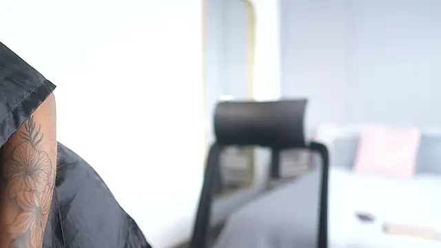 VictoriaBellah online show from 04.15.26