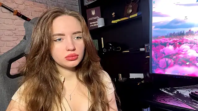 Snapshot of GreatMolly chatting on 10.20.25 GreatMolly online show from 10.20.25