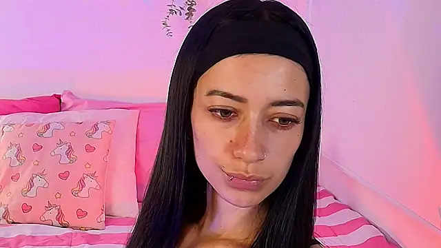 Snapshot of _TiniWild chatting on 12.02.25 TiniWild online show from 12.02.25