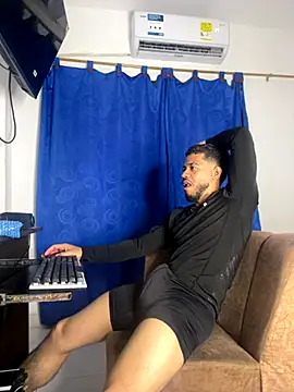 Kylian Alessandro online show from 12.03.25