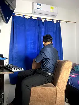 Kylian Alessandro online show from 01.11.26