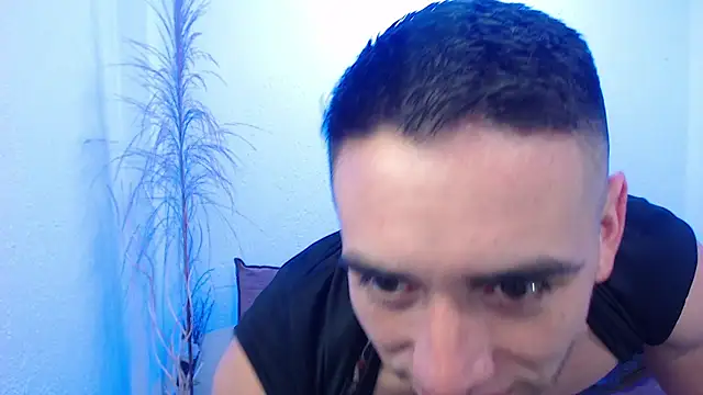 Snapshot of Ethan_Blaze chatting on 10.16.25 Ethan Blaze online show from 10.16.25