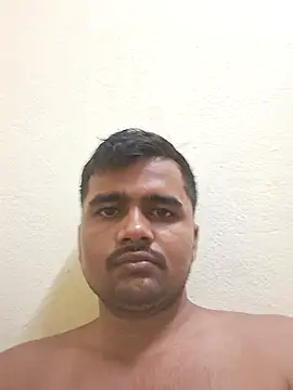 Snapshot of DesiVideo00 chatting on 10.15.25 DesiVideo00 online show from 10.15.25