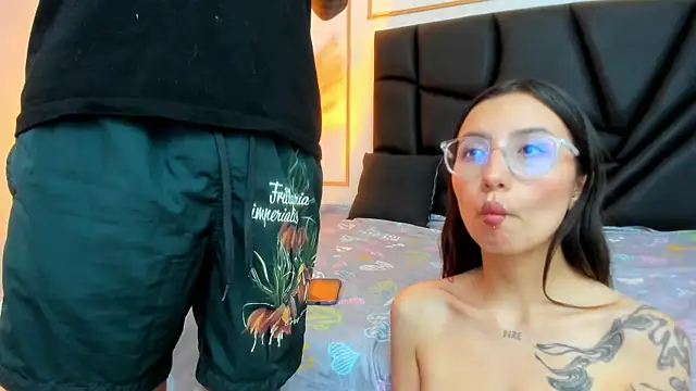 AnnieAndLeandro online show from 12.22.25