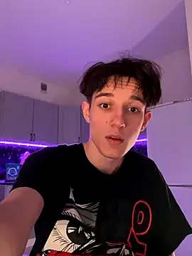 Snapshot of KristianGray chatting on 10.18.25 KristianGray online show from 10.18.25