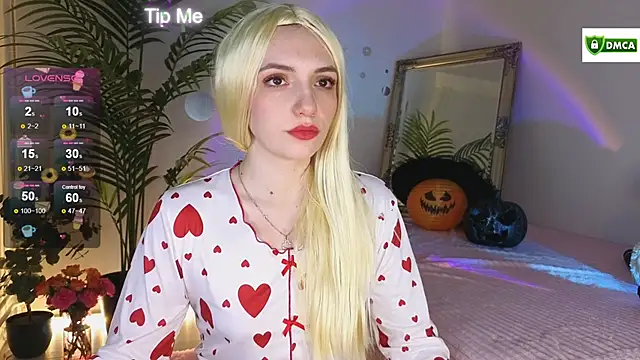 cute cake online show from 10.28.25