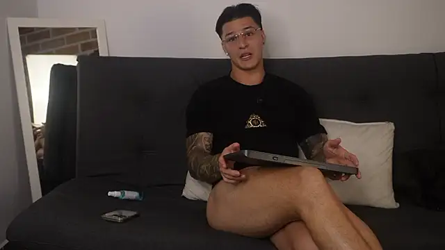 Snapshot of Dominick_walker chatting on 02.19.26 Dominick walker online show from 02.19.26