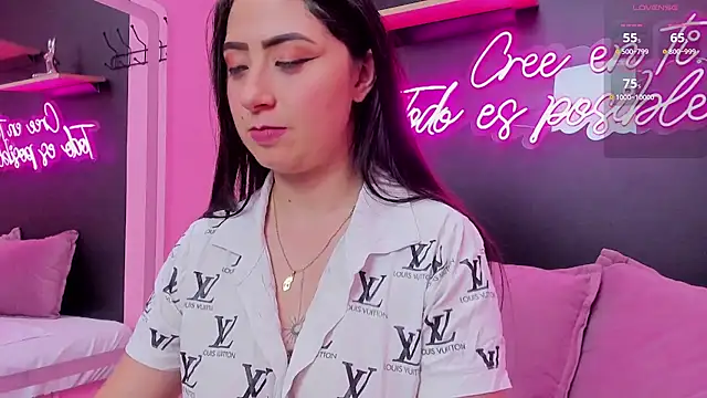 JuliethCruz  online show from 10.23.25