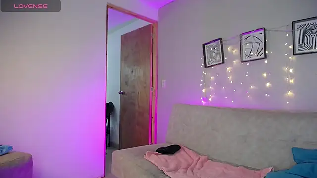 Sweet Bella Valery online show from 04.21.26