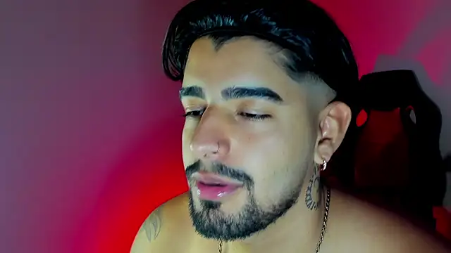 maximo black  online show from 10.25.25