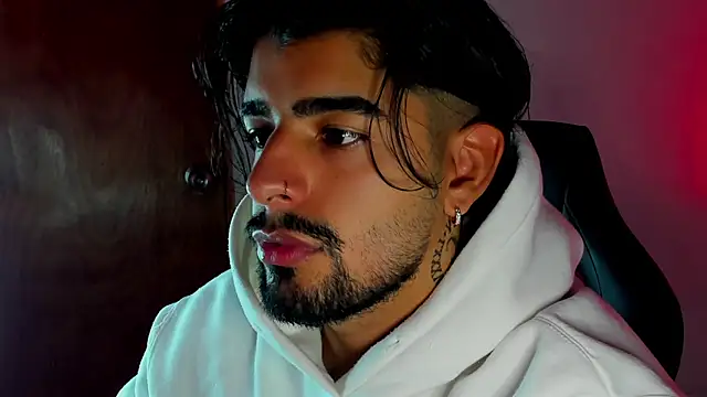 maximo black  online show from 10.31.25