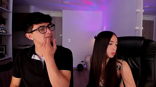 Mikeyvioleta  online show from 12.21.25