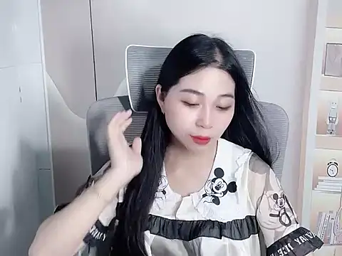 Lilybelle-e online show from 10.21.25
