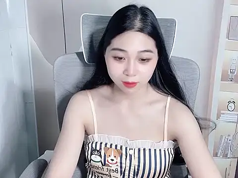 Lilybelle-e online show from 10.21.25