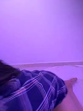 Snapshot of Lucianacuoper chatting on 10.30.25 Lucianacuoper online show from 10.30.25