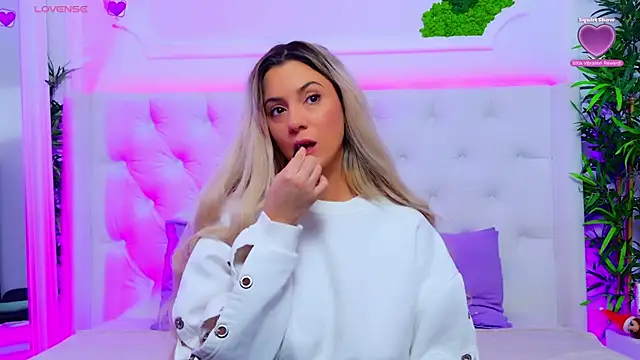 AriannaSins online show from 12.19.25