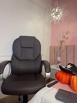 Valentino ceratii online show from 10.25.25