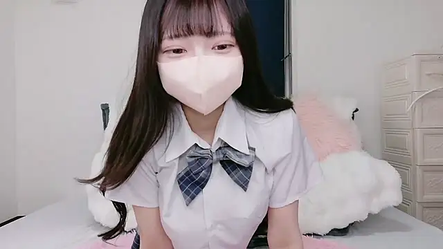 Snapshot of Mirai_oO16Oo chatting on 10.17.25 Mirai oO16Oo online show from 10.17.25