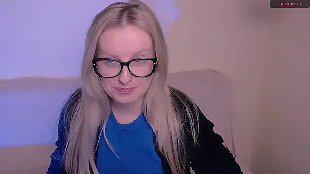 AllaLeomz online show from 11.26.25