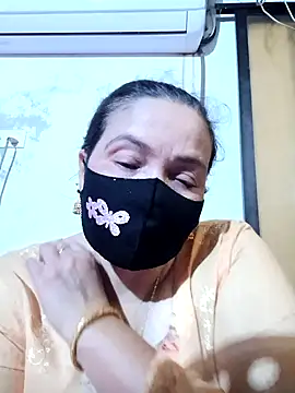 Snapshot of Moyna_1 chatting on 10.17.25 Moyna 1 online show from 10.17.25