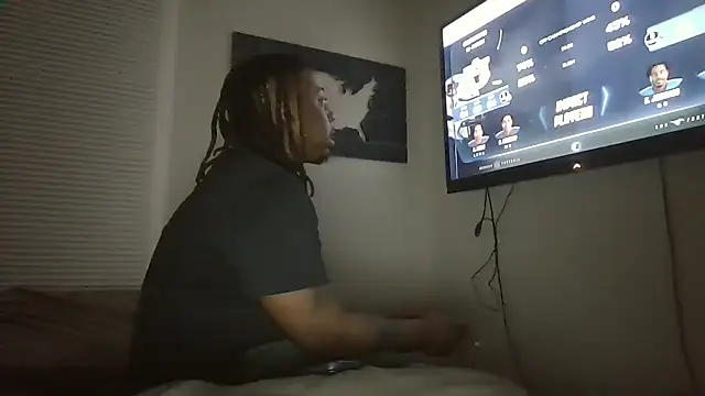 Snapshot of thick8boi6 chatting on 11.17.25 thick8boi6 online show from 11.17.25