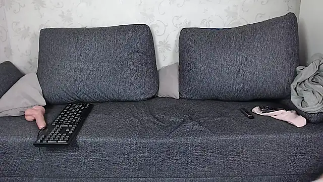 evaa here  online show from 04.01.26