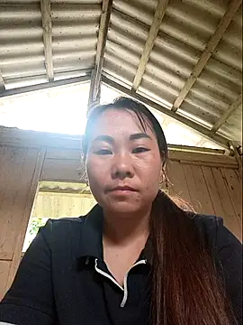 Snapshot of Baby_xinh03 chatting on 10.23.25 Baby xinh03 online show from 10.23.25