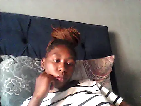 sexysmalldaily04 online show from 10.26.25