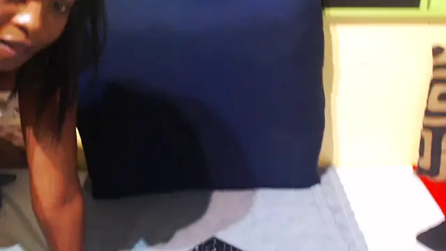 Snapshot of TallEbonyBabe chatting on 05.30.26 TallEbonyBabe online show from 05.30.26