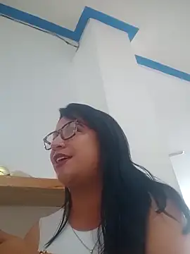 Ailinemart online show from 10.17.25