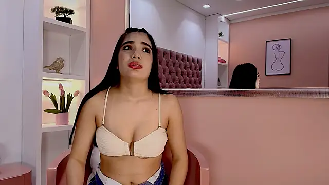 Snapshot of eva_rosier5 chatting on 10.17.25 eva rosier5 online show from 10.17.25