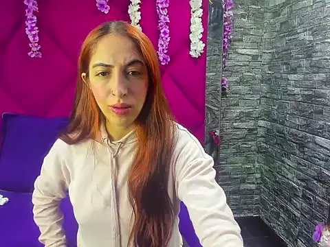 Snapshot of MariamGray1 chatting on 10.16.25 MariamGray1 online show from 10.16.25