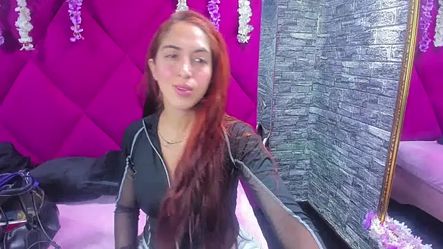 MariamGray1 online show from 12.17.25