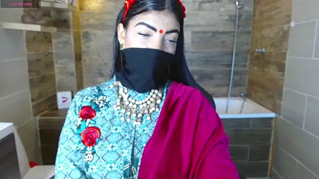 Iniya Parul online show from 04.20.26