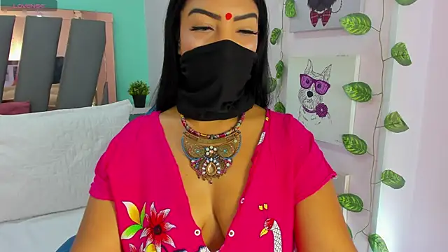 Snapshot of Iniya_Parul chatting on 05.21.26 Iniya Parul online show from 05.21.26